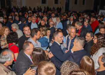 «Με τον Λευτέρη μαζί στη Νέα Εποχή!» – Πλήθος κόσμου στην ομιλία του Λευτέρη Βαρουξή στον Πύργο