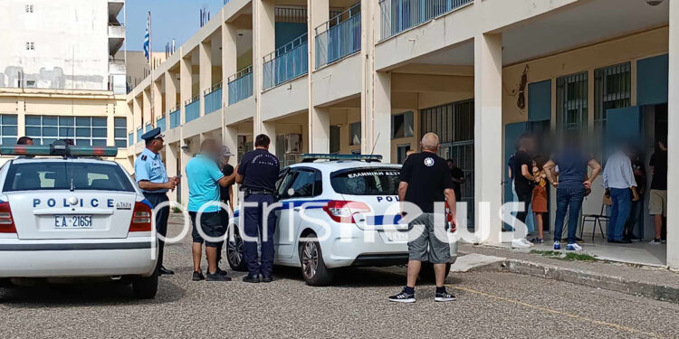 Πύργος: Ένταση σε εκλογικό τμήμα… για τα ψηφοδέλτια – Παρενέβη η αστυνομία