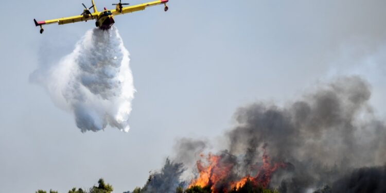 Πολύ υψηλός κίνδυνος πυρκαγιάς σε 6 περιφέρειες