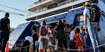 Κυβερνητική παρέμβαση για τις αυξημένες τιμές στα ακτοπλοϊκά