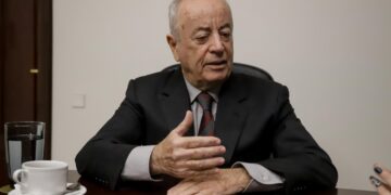 Κεντρώοςκαι προοδευτικόςπολιτικός
