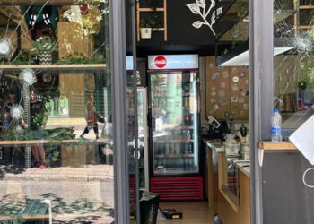 Eπίθεση χούλιγκαν σε καφετέρια στους Αμπελόκηπους