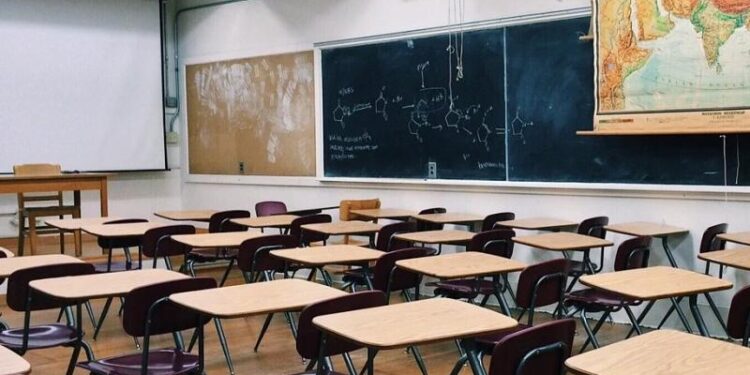 Προσλήψεις αναπληρωτών καθηγητών: Λήγει αύριο 25/8 η προθεσμία για τις αιτήσεις
