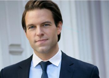 Στέφανος Κασσελάκης: Προαναγγέλλει με επιστολή την υποψηφιότητά για την προεδρία του ΣΥΡΙΖΑ