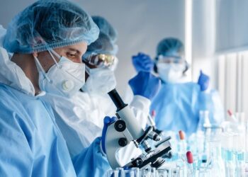 Η υποπαραλλαγή Eris κυριαρχεί στην Κρήτη – SOS για τις ευπαθείς ομάδες