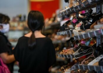 ΕΛΣΤΑΤ: Αύξηση 7% στον τζίρο του λιανεμπορίου το β΄ τρίμηνο του 2023