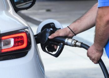Ράλι χωρίς «φρένο» στις τιμές της βενζίνης – 11,5 λεπτά αύξηση σε ένα μήνα