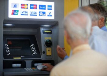 Συνταξιούχοι: Ποιους αφορά η οικονομική ενίσχυση έως 300 ευρώ