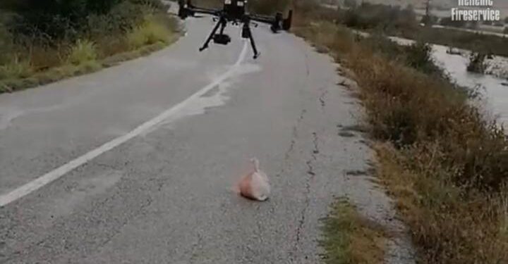 Παράδοση φαρμάκων με drone από το Πυροσβεστικό Σώμα σε αποκλεισμένες περιοχές