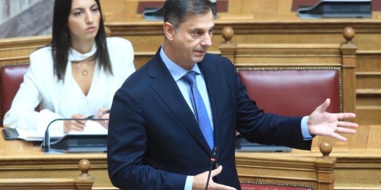 Θεοχάρης: Δεν αυξάνονται οι φορολογικοί συντελεστές