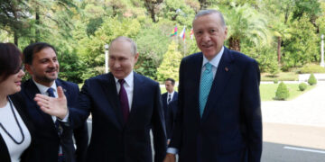 «Ανοικτός σε συνομιλίες» ο Πούτιν για συμφωνία για τα σιτηρά