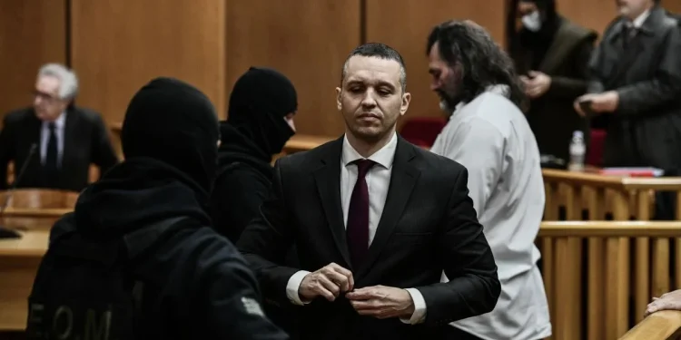 «Μπλόκο» στον Κασιδιάρη από τον Δήμο Αθηναίων