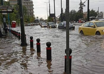 H κακοκαιρία Daniel έφτασε και στην Αττική: Δρόμοι – ποτάμια και διακοπές ρεύματος