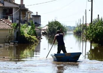 Θεσσαλία: Ανυπολόγιστες οι καταστροφές – Κίνδυνοι για τη δημόσια υγεία