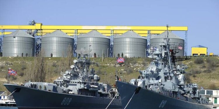 Ουκρανία: «Δεκάδες νεκροί και τραυματίες από την επίθεση στο ρωσικό αρχηγείο της Μαύρης Θάλασσας»