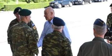 Δένδιας από τη Λάρισα: Σωτήρια η βοήθεια των Ενόπλων Δυνάμεων – Δεκτή η κριτική, αλλά μην τις απαξιώνουμε