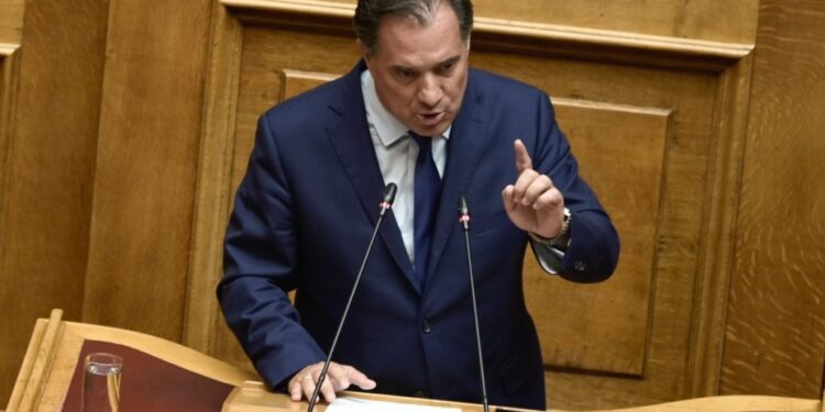 Γεωργιάδης: Σε δύο δόσεις η νέα μείωση των ασφαλιστικών εισφορών
