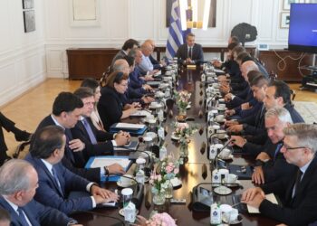 Ανασχηματισμός: Στον «πάγο» τα σενάρια από το Μέγαρο Μαξίμου