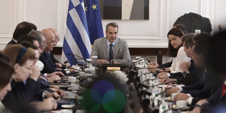 Συνεδριάζει στις 11:00 το Υπουργικό Συμβούλιο υπό τον πρωθυπουργό