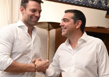 Τσίπρας: «Μαθαίνει γρήγορα ο Κασσελάκης» – To πηγαδάκι με δημοσιογράφους και η ατάκα για τον Τσώρτσιλ