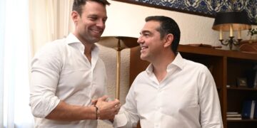 Τσίπρας: «Μαθαίνει γρήγορα ο Κασσελάκης» – To πηγαδάκι με δημοσιογράφους και η ατάκα για τον Τσώρτσιλ