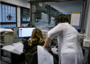 Έρχεται ο θεσμός του «μέντορα» στο Δημόσιο – Τι προβλέπει