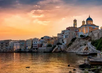 Στις… παραλίες οι εκδρομείς της 28ης Οκτωβρίου – Στο 65% η πληρότητα του διημέρου στα καταλύματα της χώρας