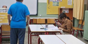 Άδεια από ψηφοφόρους και εφορευτικές επιτροπές τα εκλογικά τμήματα