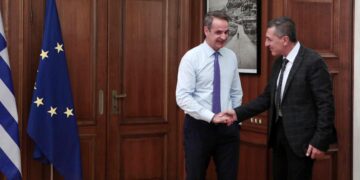 Συνάντηση Μητσοτάκη-Κουρέτα στο Μέγαρο Μαξίμου – «Η κυβέρνηση προσηλώμενη στην Τοπική Αυτοδιοίκηση»