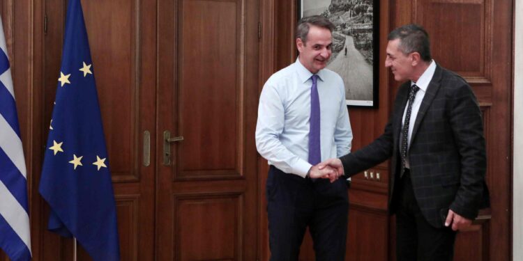 Συνάντηση Μητσοτάκη-Κουρέτα στο Μέγαρο Μαξίμου – «Η κυβέρνηση προσηλώμενη στην Τοπική Αυτοδιοίκηση»