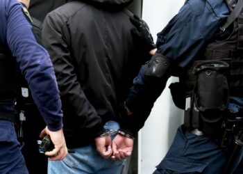 Σύλληψη αστυνομικού για εμπορία ανθρώπων και βιασμό κατ’  εξακολούθηση
