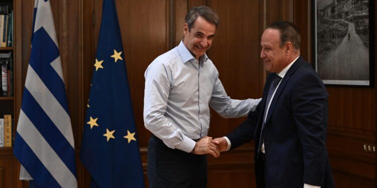 Συνάντηση του πρωθυπουργού με τον νεοεκλεγέντα δήμαρχο Θεσσαλονίκης