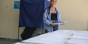 Στις κάλπες σήμερα για τις επαναληπτικές αυτοδιοικητικές εκλογές σε 84 δήμους και 6 περιφέρειες