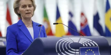 Φον ντερ Λάιεν: Πρέπει να καθορίζουμε ποιος έρχεται στην ΕΕ και υπό ποιες προϋποθέσεις