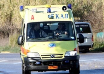 «Γέφυρα ζωής» στα Γρεβενά: Τραυματισμένο αγοράκι μεταφέρθηκε από αστυνομικούς στη Λάρισα