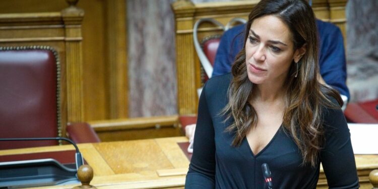 Task force για τη σχολική βία προαναγγέλλει η Δόμνα Μιχαηλίδου
