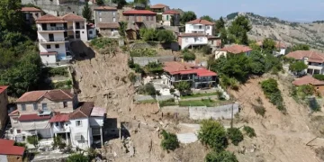 Με drone μετέφεραν τρόφιμα και φάρμακα σε αποκλεισμένους κατοίκους στον δήμο Μουζακίου