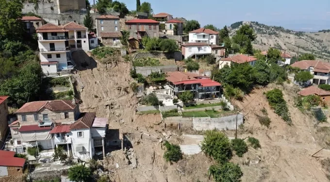 Με drone μετέφεραν τρόφιμα και φάρμακα σε αποκλεισμένους κατοίκους στον δήμο Μουζακίου
