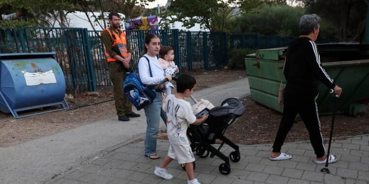 Εκκενώνονται επιπλέον 14 ισραηλινοί οικισμοί στα σύνορα με το Λίβανο