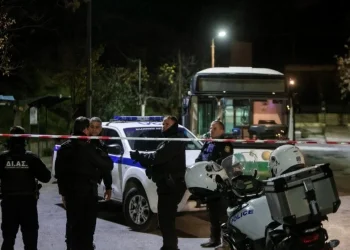 Μολοτώφ και τραυματισμός αστυνομικών
