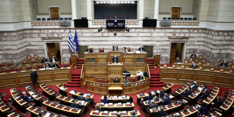 Στη Βουλή σήμερα το προσχέδιο προϋπολογισμού: Τι προβλέπει για ΕΝΦΙΑ, συνταξιούχους, Market Pass
