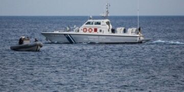Διάσωση μεταναστών σε Φαρμακονήσι και Σύμη