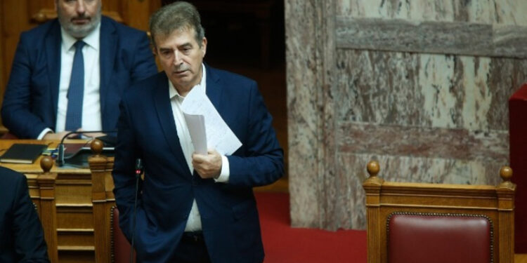 Μ. Χρυσοχοϊδης: Δεν παραιτήθηκε ο Δ. Φιλίππου, έληξε η θητεία του στον ΕΟΦ – Ικανοποιητική η επάρκεια φαρμάκων στην Ελλάδα