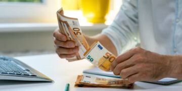 Ελάχιστο Εγγυημένο Εισόδημα: Αύξηση 8% για αιτήσεις που θα εγκριθούν από 1 Δεκεμβρίου