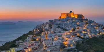 Travel.com: Τα 16 νησιά που κάνουν την Ελλάδα ασυναγώνιστη