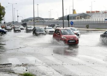 Πάτρα: Άνοιξαν οι ουρανοί – Οι ισχυρές βροχοπτώσεις συνοδεύονταν από χαλάζι και αέρα