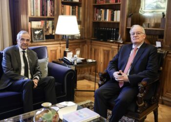 Πρόεδρος της Δημοκρατίας και Αντώνης Σαμαράς αντάλλαξαν απόψεις στο πλαίσιο των καθιερωμένων συναντήσεων – Τι συζήτησαν