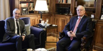 Πρόεδρος της Δημοκρατίας και Αντώνης Σαμαράς αντάλλαξαν απόψεις στο πλαίσιο των καθιερωμένων συναντήσεων – Τι συζήτησαν