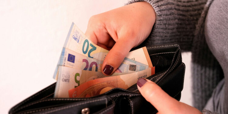 Δώρο Πάσχα: Πότε θα το λάβουν οι άνεργοι και πώς υπολογίζεται το ποσό