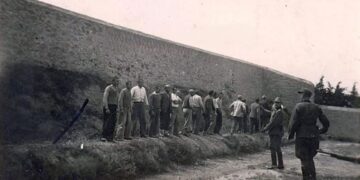 Φωτογραφικά ντοκουμέντα των εκτελέσεων στην Καισαριανή: Κινητοποίηση για διασταύρωση της γνησιότητάς τους και ακολούθως την αγορά τους